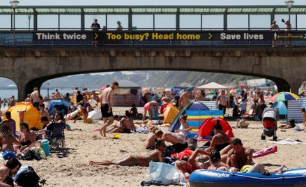 Plaża w Bournemouth na południu Anglii, 30 maja