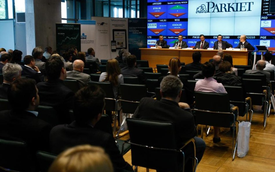 Fundamentalne portfele „Parkietu” prą do przodu