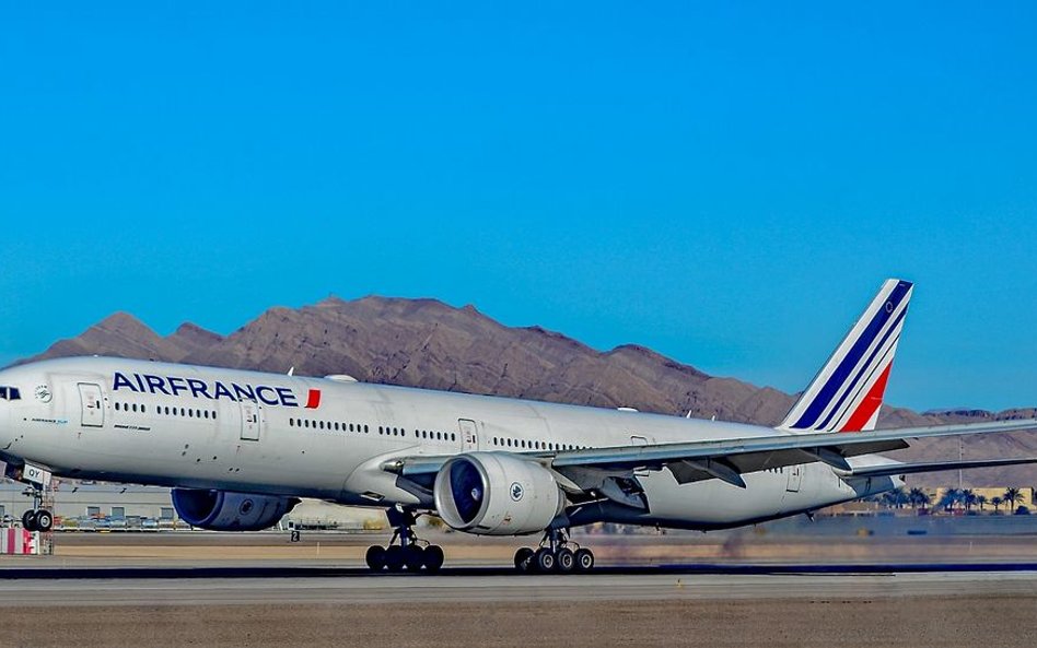 Samolot Air France lądował awaryjnie na Syberii. Zastępcza maszyna też się zepsuła