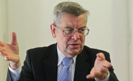 Nałęcz wyjaśnia swój etat na uczelni