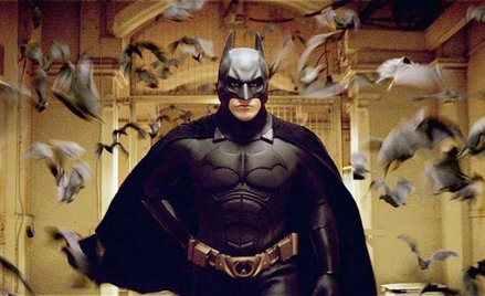 W przeciwieństwie do bohatera „Citizen Vigilante”, mściciel Batman w większości swoich wcieleń nie z