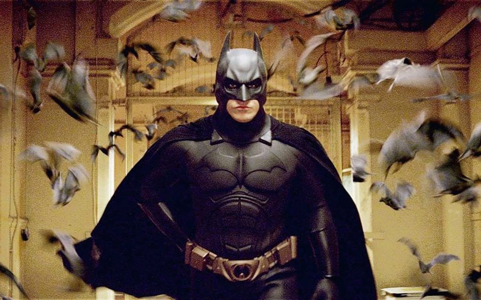 W przeciwieństwie do bohatera „Citizen Vigilante”, mściciel Batman w większości swoich wcieleń nie z