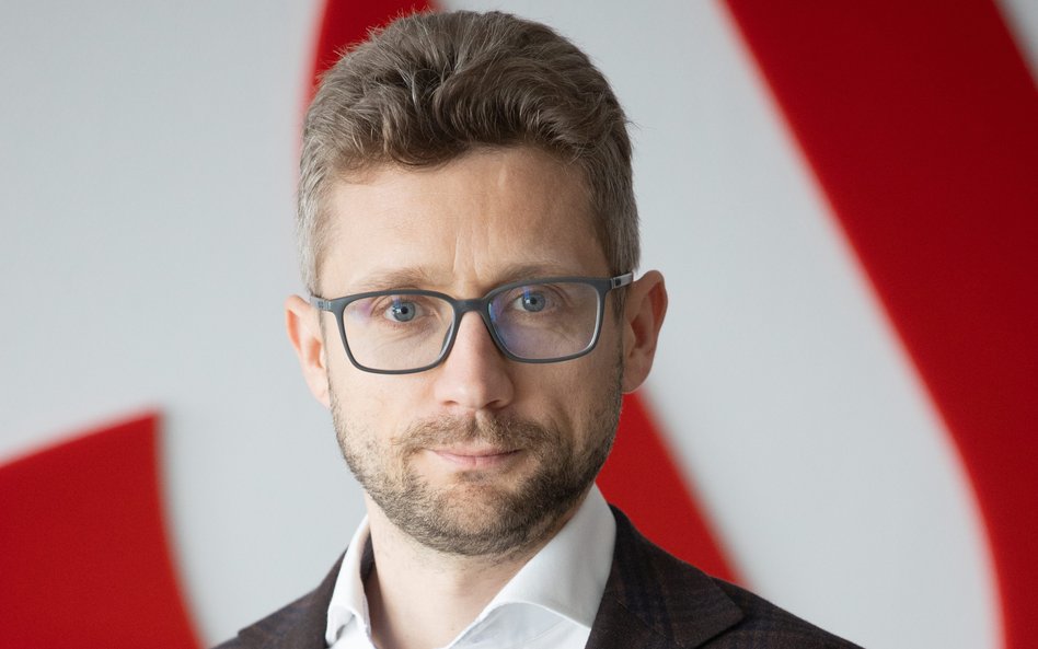 1 miejsce – 74 pkt Można powiedzieć, że Mateusz Choromański, który jest szefem maklerów w Santander 