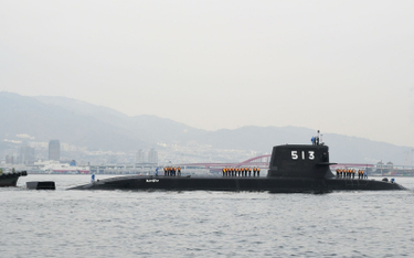 Na okręcie podwodnym Taigei (SS 513) podniesiono banderę Japońskich Morskich Siły Samoobrony.