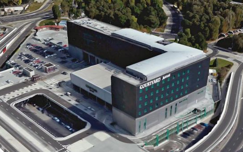 Hotel Courtyard by Marriott na warszawskim Okęciu udało się wybudować na płycie parkingu podziemnego