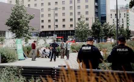 Aktywiści rozpoczęli protest głodowy przed siedzibą TVP