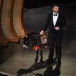 Jimmy Kimmel z osłem na scenie w czasie oscarowej gali