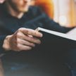 Książka do przeczytania i więzienie za pobicie muzułmanki