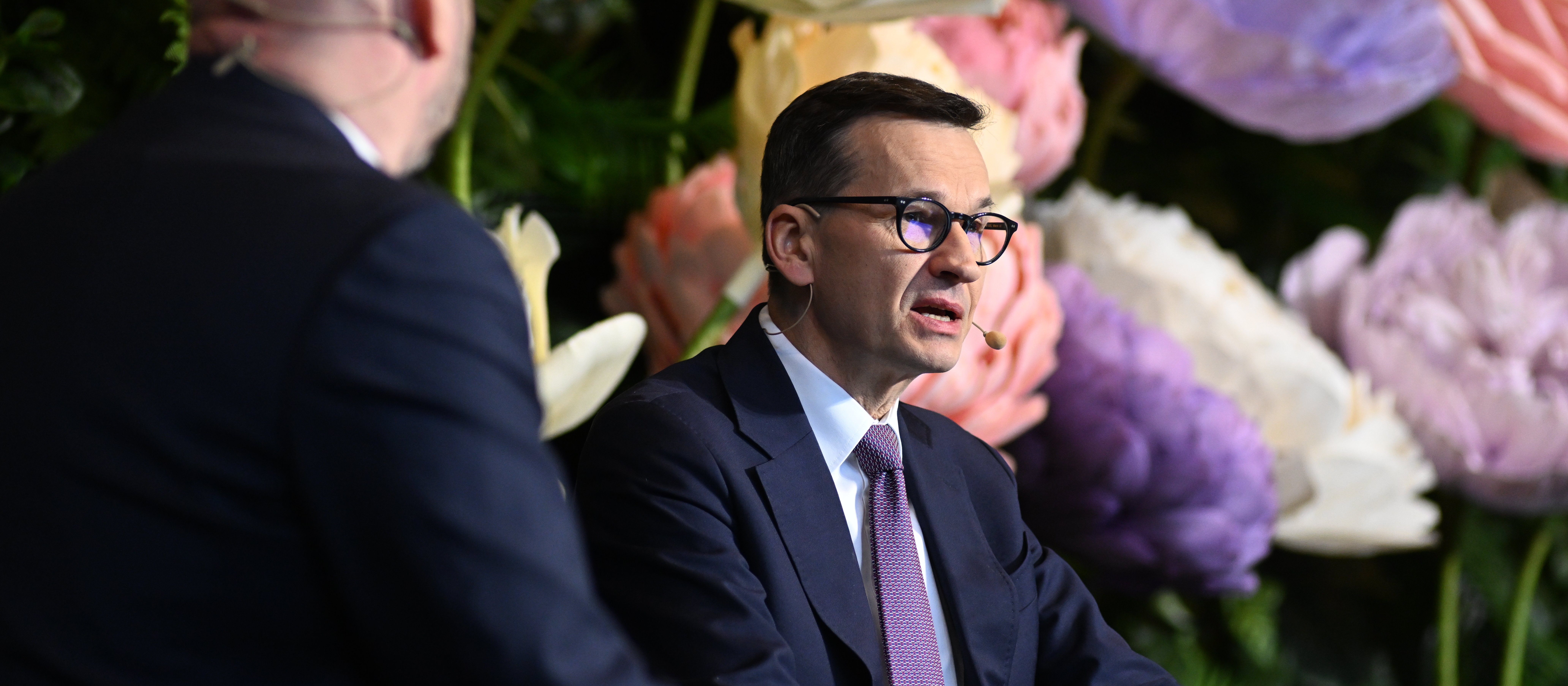 42 процента. поляков считают, что Матеуш Моравецкий покинет PiS. Опрос