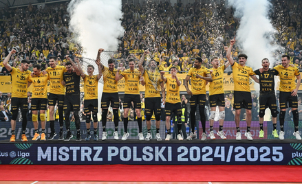 Radość zawodników Bogdanki LUK Lublin ze zwycięstwa w meczu ekstraklasy siatkarzy z Aluronem CMC War