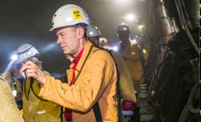 Były prezes JSW Ryszard Janta podczas wizyty w kopalni Budryk