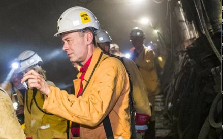 Były prezes JSW Ryszard Janta podczas wizyty w kopalni Budryk