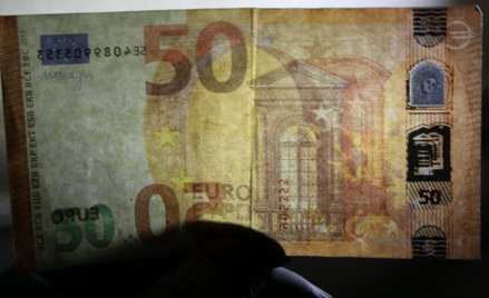Jeden z banknotów znalezionych przez ABW w fabryczce pod Wołominem. Za jej uruchomienie odpowiadał m
