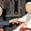 Duże i bardzo duże zaufanie do papieża deklaruje 80 proc. Polaków. W 1998 roku, gdy papieżem był Jan