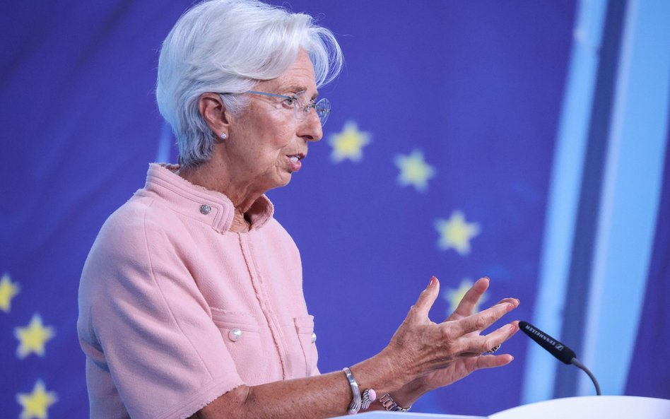 Szefująca EBC Christine Lagarde ma dylemat. Inflacja każe podnosić stopy, jednak to mogłoby wywołać 