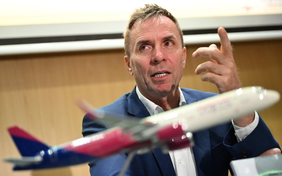 Choć József Váradi, prezes linii lotniczej Wizz Air, krytuje klasę biznes jako nieekologiczną, sam w