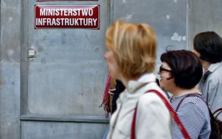 Zdaniem GIP pracodawcy tworzący fundusz socjalny zatrudniający osoby w szczególnych warunkach nie bi