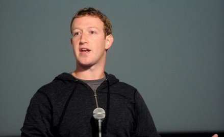 Facebook sprzedaje akcje
