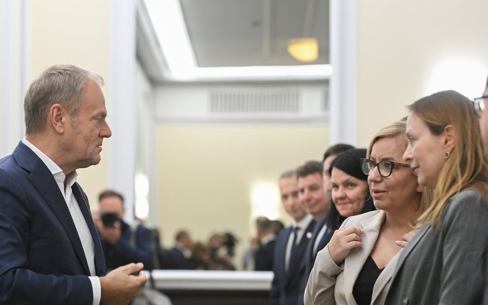 Premier Donald Tusk i minister klimatu i środowiska Paulina Hennig-Kloska