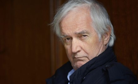 Henning Mankell (1948-2015) był pisarzem, dziennikarzem, reżyserem i autorem sztuk teatralnych. Seri