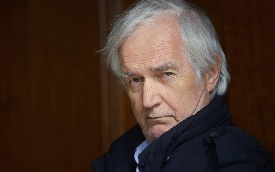 Henning Mankell (1948-2015) był pisarzem, dziennikarzem, reżyserem i autorem sztuk teatralnych. Seri