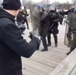 Francja: Były bokser zatrzymany po proteście "żółtych kamizelek"