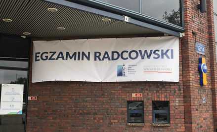 Egzaminy prawnicze rozpoczęte. Chętnych mniej niż w ostatnich latach