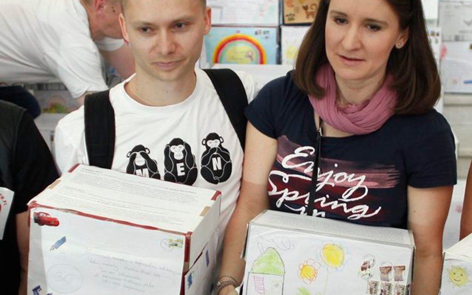 Tomasz Elbanowski będzie uzasadniał wniosek w Sejmie (na zdjęciu z żoną Karoliną)