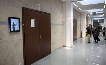 Zniesienie stażu w sądzie posłowie tłumaczą brakiem możliwości zagwarantowania wszystkim egzaminowan