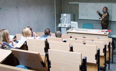 Nowe zasady udzielania nauczycielom akademickim urlopu dla poratowania zdrowia