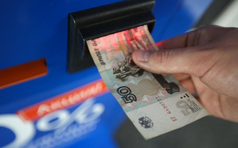 Rosja: dolary kupię w każdej cenie