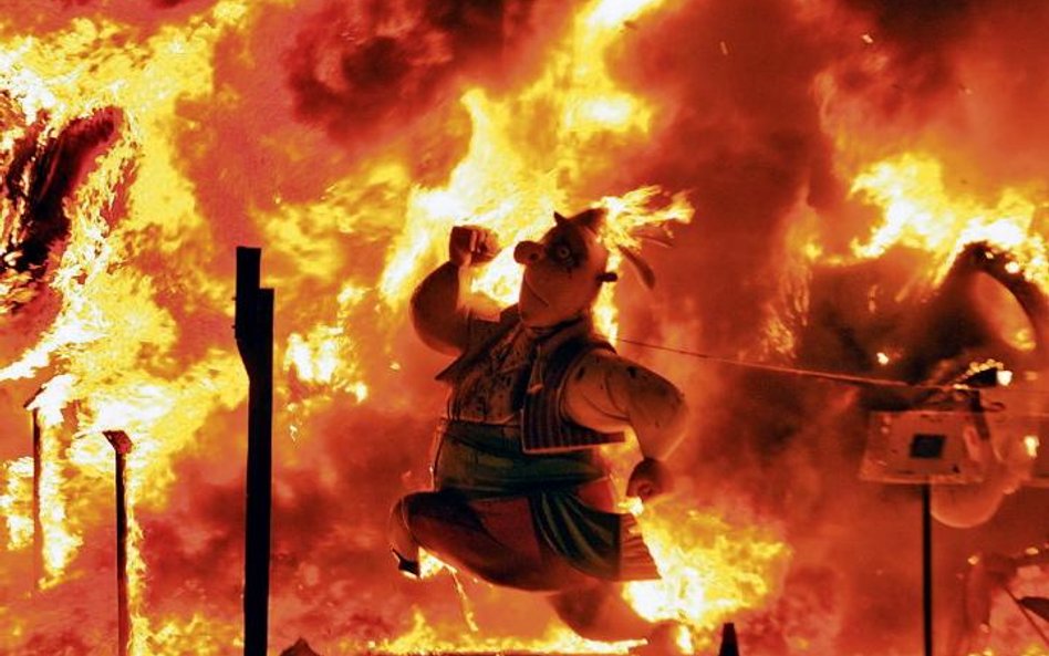 Las Fallas, festiwal ognia i petard w Walencji