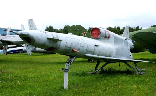 Egzemplarz Tu-141 w Centralnym Muzeum Sił Lotniczych Federacji Rosyjskiej w Monino w obwodzie moskie