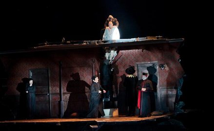 „Diabły z Loudun” w reżyserii Keitha Warnera, zdjęcie ze spektaklu Opery w Kopenhadze