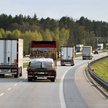 Manewr wyprzedzania jednej ciężarówki przez drugą trwa średnio ponad półtorej minuty