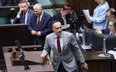 W nawale sejmowych głosowań posłowie, nie bacząc na skutki budżetowe i zapominając o wcześniejszych 