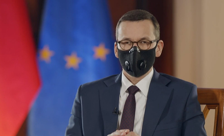 Premier Morawiecki odpowiada na pytania internautów. "Sylwestra odwołacie za pięć dwunasta?"