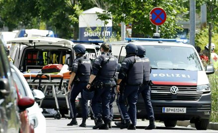 Policjanci na miejscu strzelaniny w Grazu