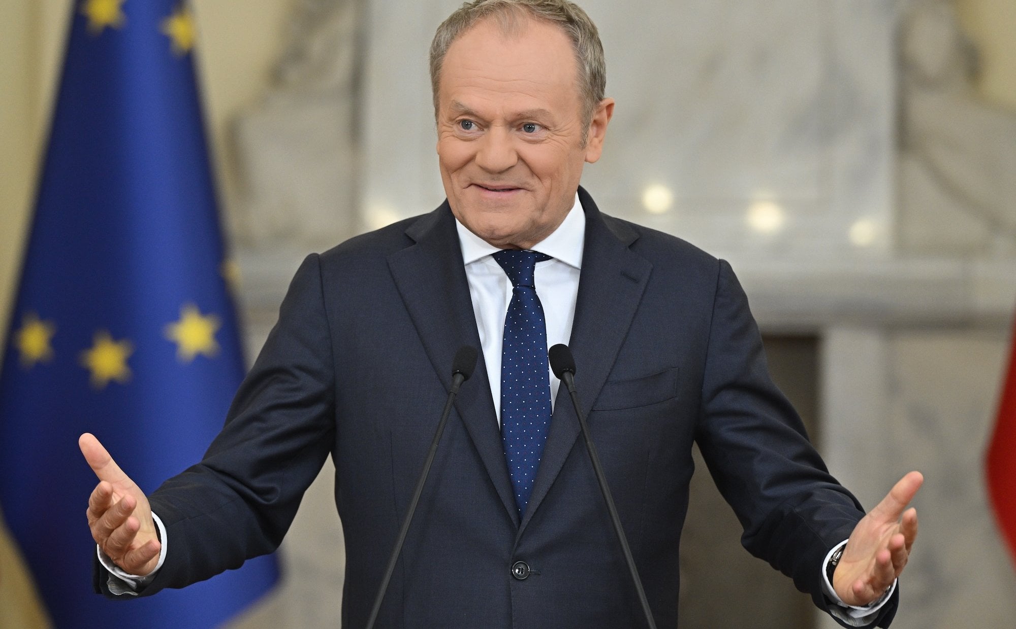 Tusk sypnie podwyżkami. Zapłaci więcej pracownikom KPRM