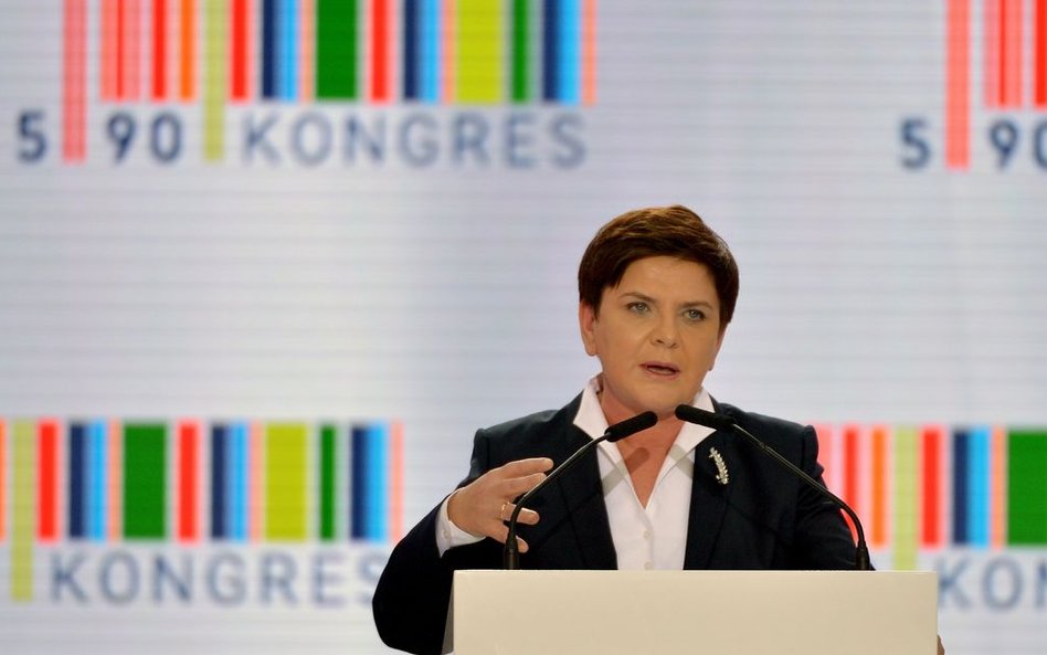 Premier Szydło: przechodzimy do odpowiedzialnego rozwoju