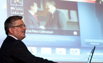 Internauci pytają prezydenta. Tematy: WSI, niskie zarobki, prawdomówność i... UFO