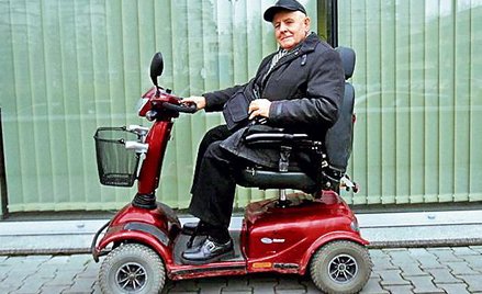Obecny wózek Czesława Metelskiego się psuje, a nie ma do niego części zamiennych