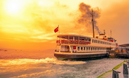 Krzysztof Kowalski: Parostatkiem w piękny rejs…