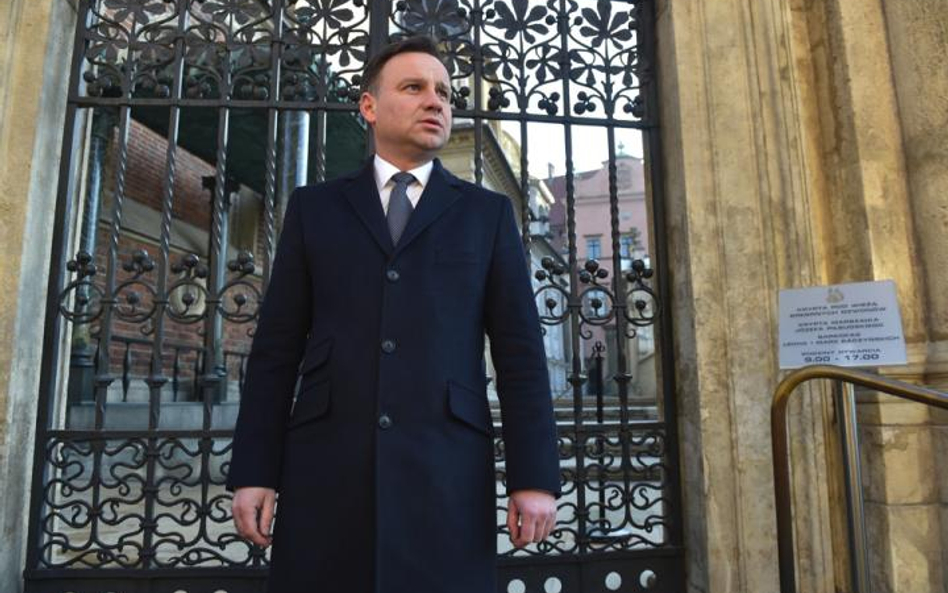 Andrzej Duda startował ze słabej pozycji, ale początkowe straty nadrobił dobrą kampanią. Teraz dosta