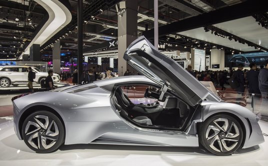 "Arcfox GT Concept, elektryczny samochód sportowy opracowany przez BAIC Motor Corp"