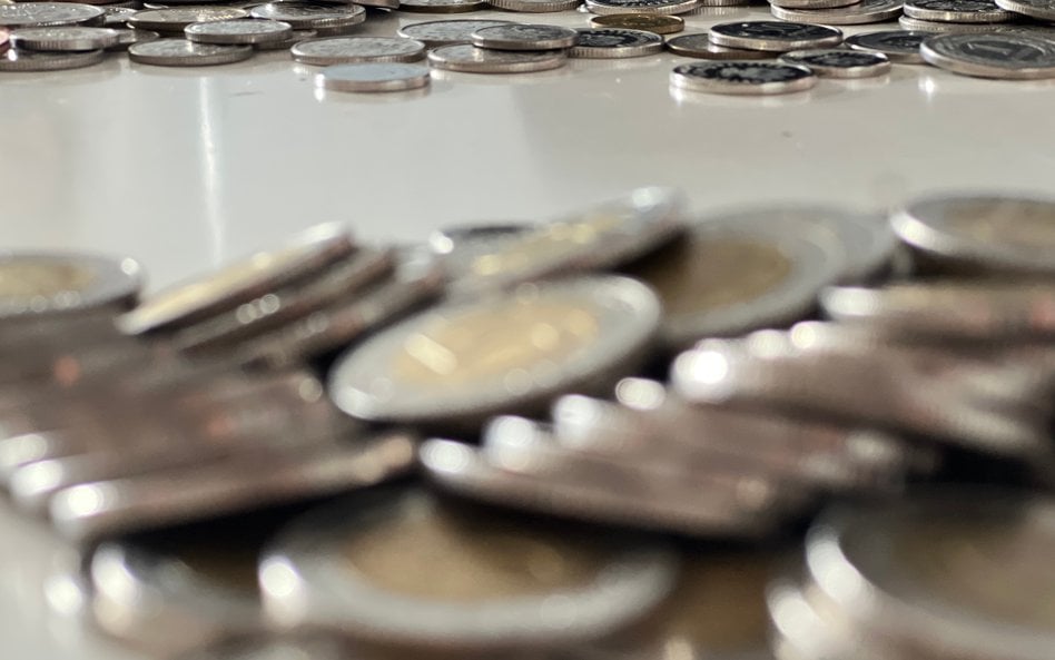 Czy i kiedy Polacy zaczną omijać banki?