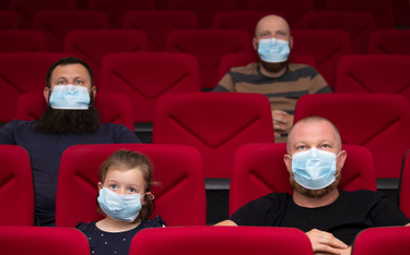 Badanie: Jak sadzać widzów w teatrze w czasie pandemii?