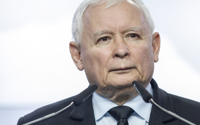 Prezes PiS Jarosław Kaczyński za wszelką cenę, używając także absurdalnych argumentów, będzie dążył 