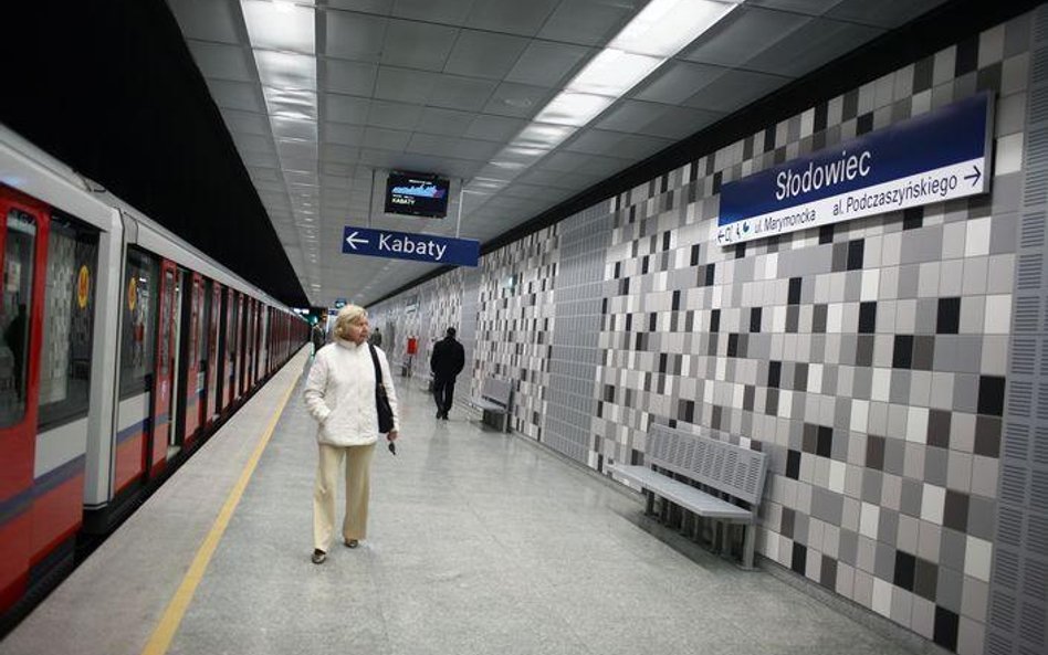 Stołeczne metro coraz dłuższe