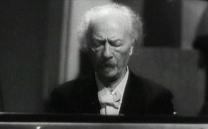 Kadr z filmu „Paderewski, człowiek czynu, sukcesu i sławy”
